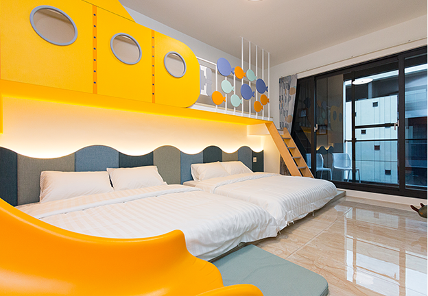 潛水艇四人套房